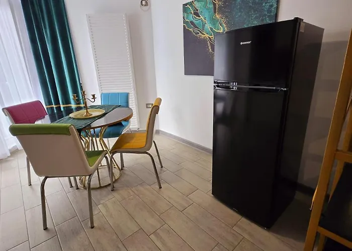 Bellevue Piscina & * 那沃达利