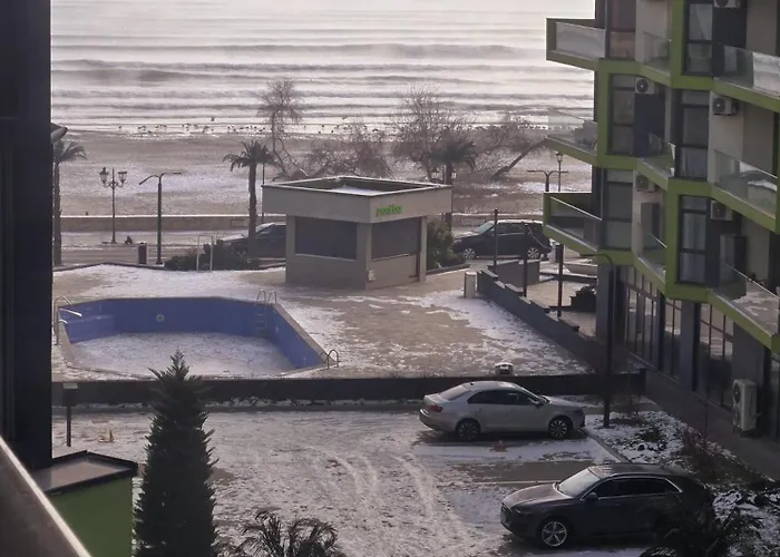 Bellevue Piscina & * 那沃达利